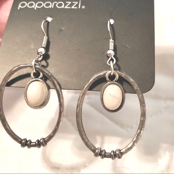 Earrings - Picture 3 of 6